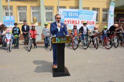Öğrencilere hediye bisiklet