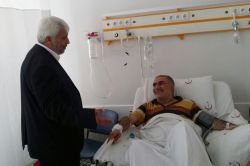 Hür Aday Salih Demir hastaları ziyaret etti