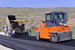 Batman'da Kantar Köprüsü bağlantı yolu asfaltlanıyor‏