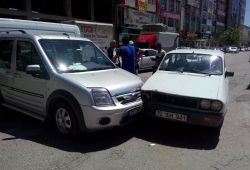 Batman’da maddi hasarlı kaza