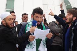 Üniversitelilerden medyanın ahlaksızlığına tepki