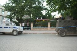 Nusaybin Barış Parkı kapısındaki şüpheli çantadan spor malzemeleri çıktı foto video