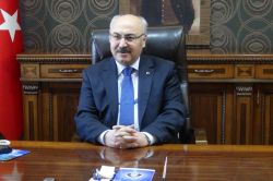 "Karşılıksız sevmenin en güzel örneklerini veren annelerdir"