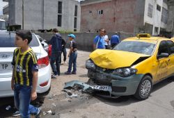 Batman Petrol Ofisi İlkokulu civarında trafik kazası: 2 yaralı