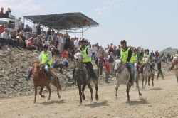 Mardin’de atlar yarıştı video