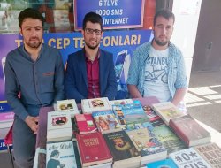 Xortên Bismilê ji bo kitêbxanêyê kitêb berhev kirin