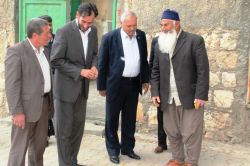 Hür aday Kılınç’tan Midyat’ta esnaf ve ev ziyaretleri