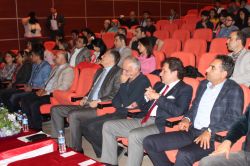 Dicle Üniversitesi’nde Eczacılık semineri verildi