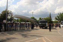 Gaziantep Üniversitesinde çıksn kavgada çok sayıda kişi gözaltına alındı