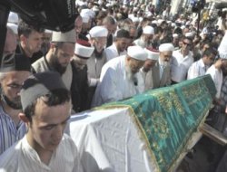 Cübbeli Ahmet'in annesinin cenazesinde izdiham