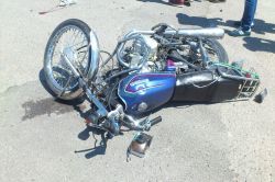 Otomobil ile motosiklet kafa kafaya çarpıştı: Bir yaralı