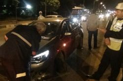 Alkollü sürücü iki araca çarptı:1 ağır ayaralı