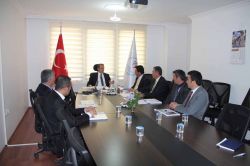 Vali Gençlik ve Spor İl Müdürlüğü’nü ziyaret etti