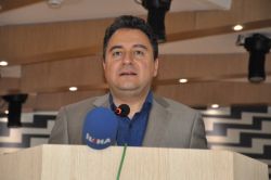 Ali Babacan: Israrla fitne peşinde koşanlar var