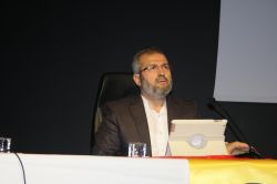 Dicle Üniversitesi ’inde “Gençlik” konulu konferans verildi