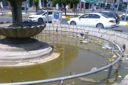 Diyarbakır’da şehrin göbeğinde çöp havuzu