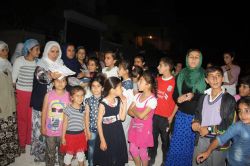 Nusaybinliler belediyeye tepki olarak yolu tarfiğe kapattı