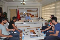 Öğrencileri eski kaymakamlarını ziyaret etti