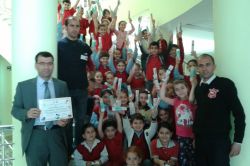 Öğrencileri diş taramasından geçti