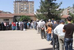 Suriyeli bin 500 aileye gıda yardımı video