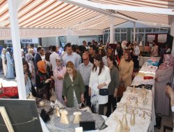 HEM'de yıl sonu sergisi açıldı