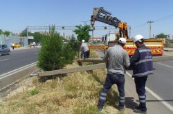 Kullanılmayan elektrik direkleri kaldırılıyor