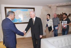 AGİT heyeti Vali Koçak ile görüştü