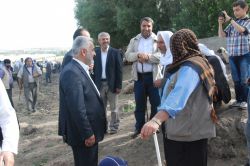 Zekeriya Yapıcıoğlu Hayvan Pazarı esnafını ziyaret etti