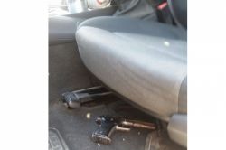 Yol kontrollerinde silah ele geçirildi