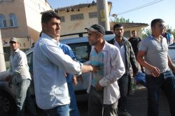 PKK yandaşları Silvan’da HÜDA PAR konvoyuna saldırdı