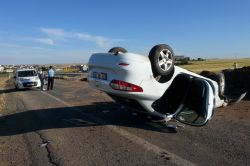 Çınar'da otomobil takla attı: 3 yaralı