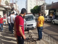 Kaldırım kalıntıları sürücüleri zor durumda bırakıyor-foto