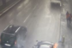 Patlayan aracın sürücüsü canını zor kurtardı-foto