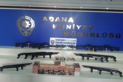 Adana’da baskında çok sayıda silah yakalandı