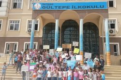 Gültepeli minik öğrenciler temizlik yaptı