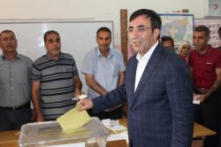 Bakan Yılmaz oyunu Diyarbakır’da kullandı-foto