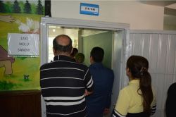 Aranan şahıs sandık başında yakalandı