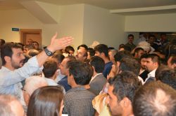 Oy sayımı sırasında gerginlik-foto