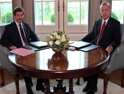 Hükümetin istifası kabul edildi