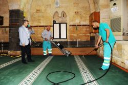 Camiler temizlenerek Ramazana hazırlanıyor