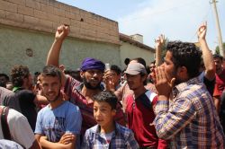 Bir grup Suriyeli sınıra yürüdü video-foto