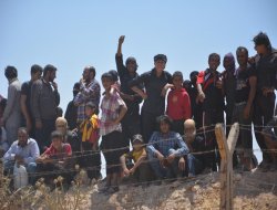 Bihezaran Sûrî li sînora Tirkîyê li benda destûra derbasbûyînê ne