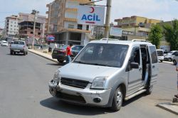 Batman’da hasta taşıyan araç kaza yaptı