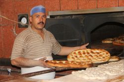 Türkiye’nin en ucuz Ramazan Pidesi Van’da-video-foto