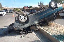 Gaziantep’te otomobil takla attı: 2 yaralı-video