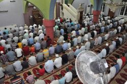 İlk teravihte Batman'da camiler dolup taştı-video