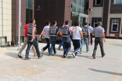 Silopi’de rüşvet ve kaçakçılık operasyonu sürüyor