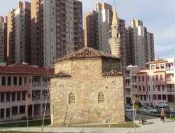 Kefensüzen Camii onarılmayı bekliyor