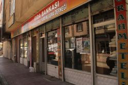 Rahmet Elinden Ramazan'da bin aileye gıda paketi-video-foto