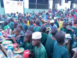 Ji Ewrûpa Yetîm Derê ji sêwîyên Afrîkayî re fitar